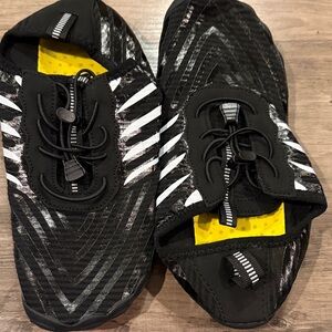 Black and White Patterned Water Shoes